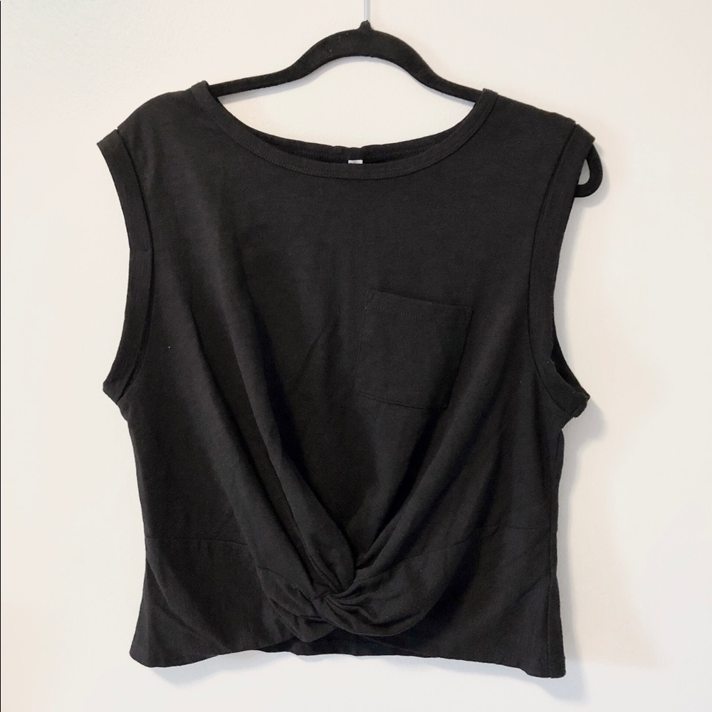 XHILARATION | Black Twist Crop Top